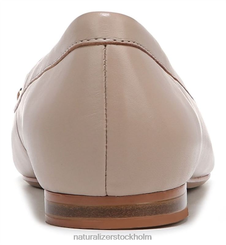 leala platt sanddrift brunt läder 444DB327 lägenheter | Naturalizer kvinnor